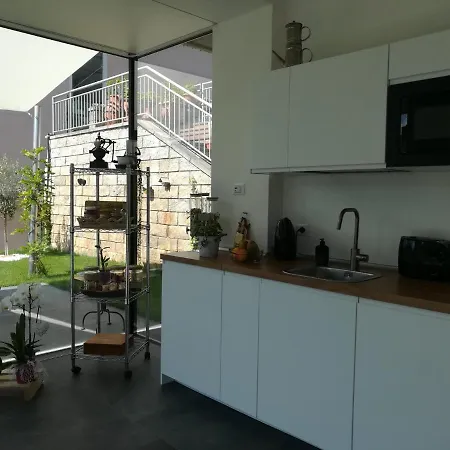 Anna Bed & Breakfast Isera